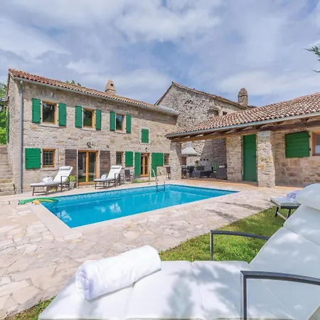 Amazing In With Wifi And 2 Bedrooms Buzet