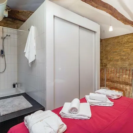 Amazing In With Wifi And 2 Bedrooms Buzet