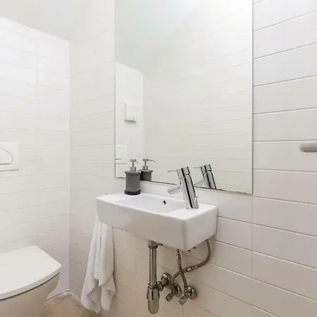 Amazing In With Wifi And 2 Bedrooms *